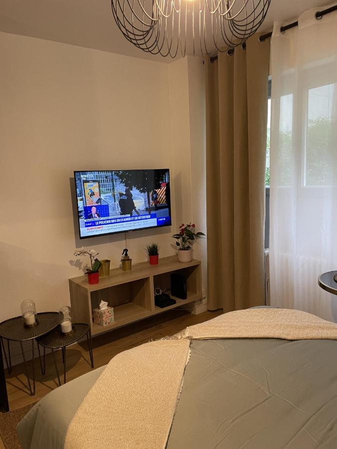Joli Studio Paris 16 Victor Hugo Экстерьер фото